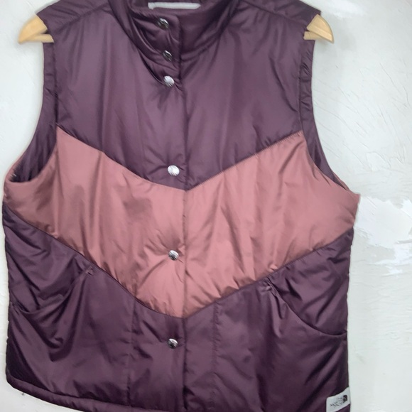 The North Face Sylvester Vest Women’s Size L – Retro Puffer Purple EUC - Picture 2 of 11